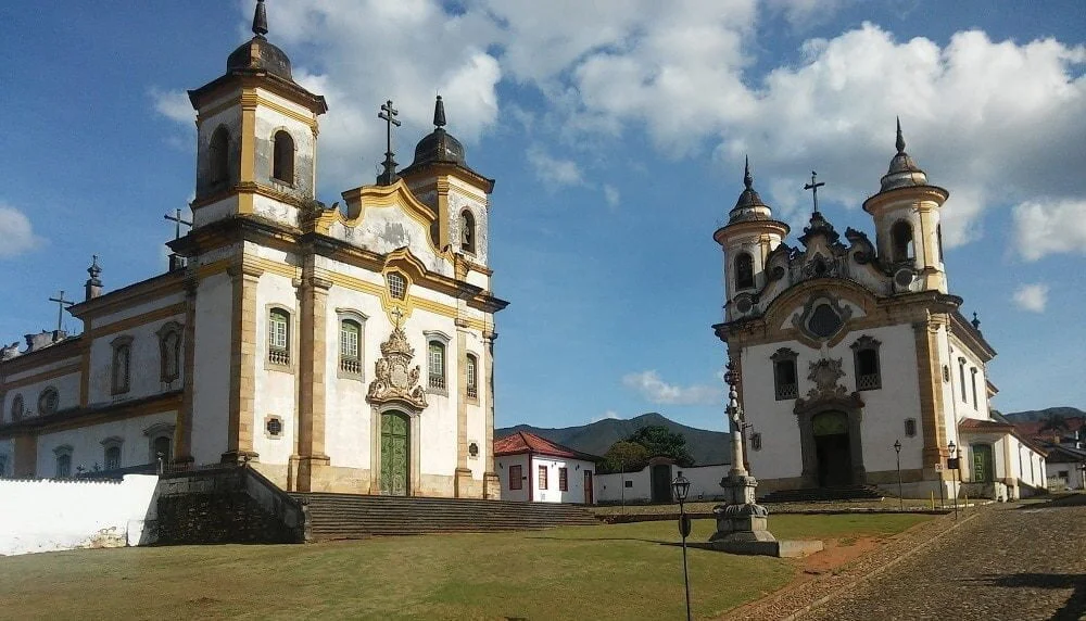 Pacote de viagem pelas Cidades Históricas percorrendo o turismo de Minas Gerais em 7 dias.